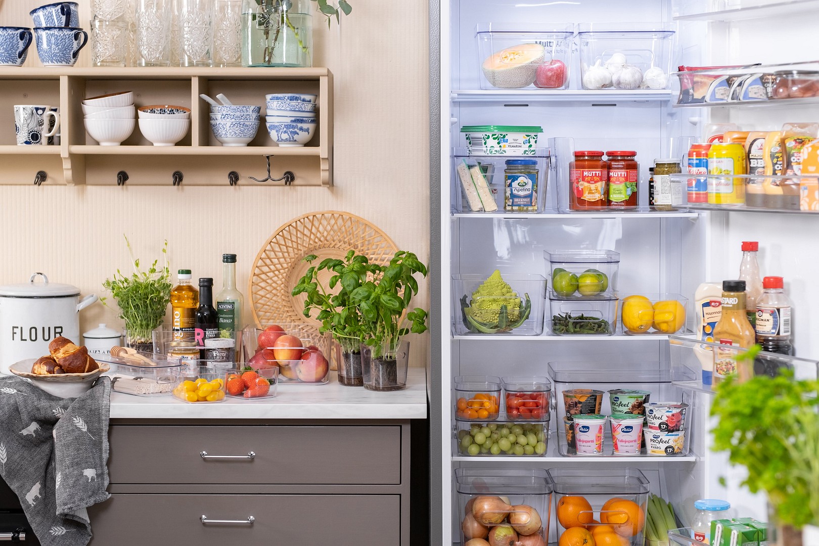 SmartStore Compact Clear säilytyslaatikoita jääkaapissa ja keittiön tasolla