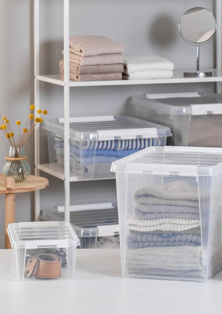 SmartStore Classic säilytyslaatikot vaatehuoneessa