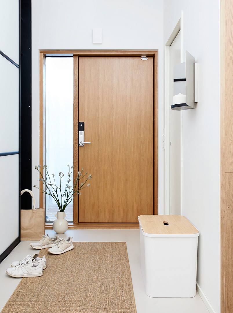 SmartStore Collect 76 L kierrätyslaatikko eteisessä